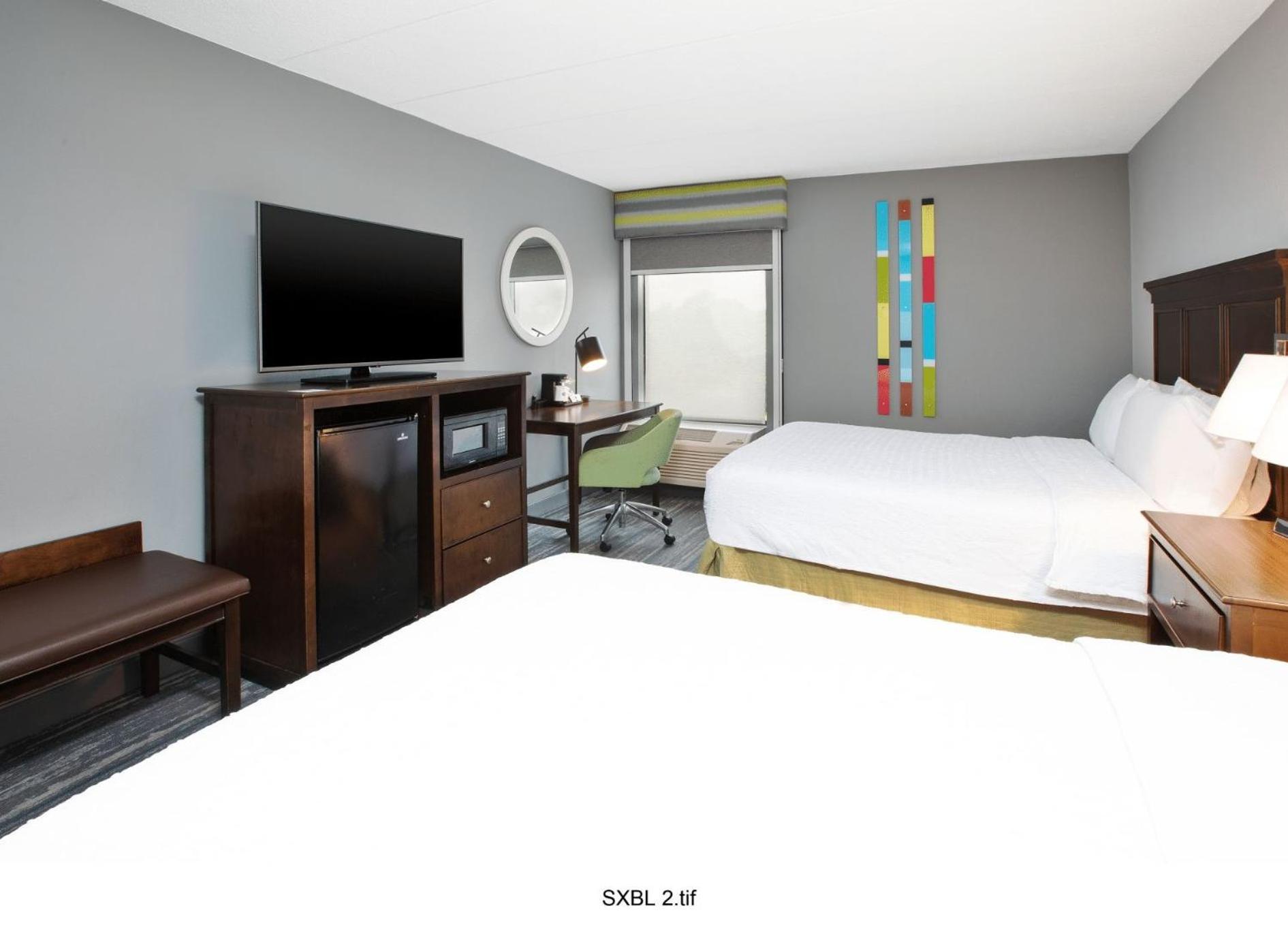 Hampton Cincinnati Northwest 3*